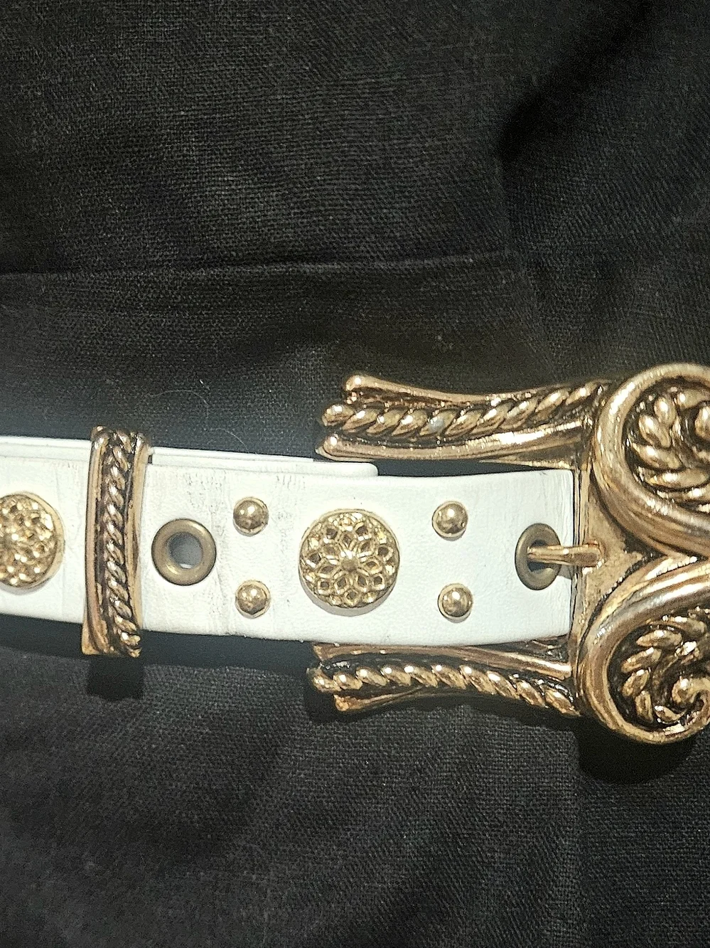 Vintage Caché White Leather Statement Belt - Gold Ornate Buckle